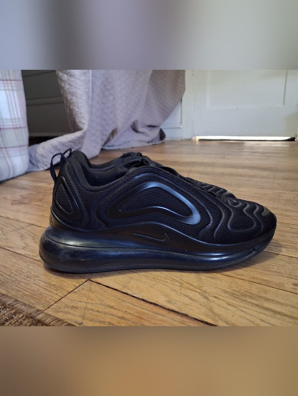 Nike Air Max 720 Black Sneakers US 9.5
